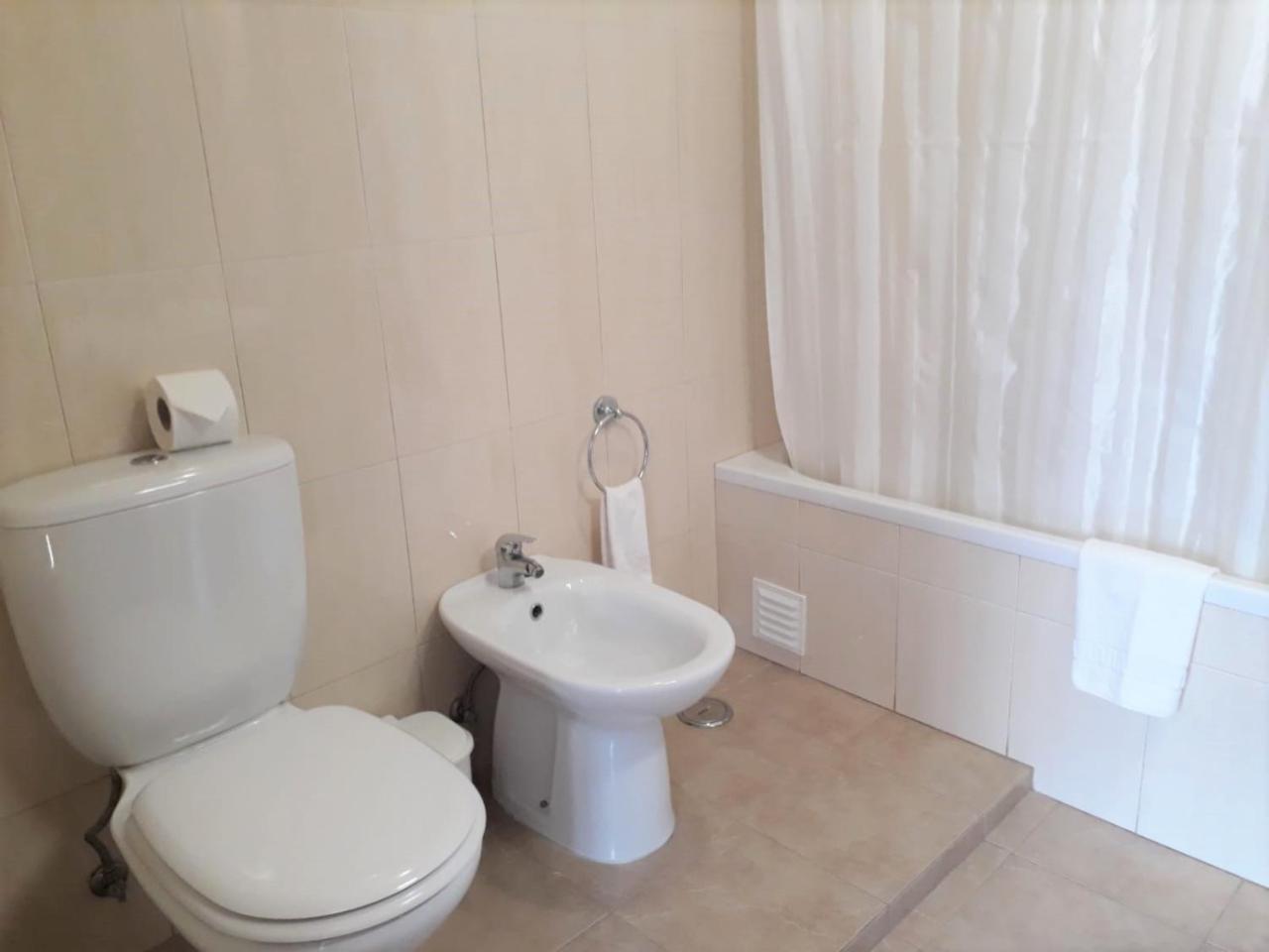 T2 Mira Praia 4- Familiar, 80Mt Praia, Wifi Quarteira Luaran gambar
