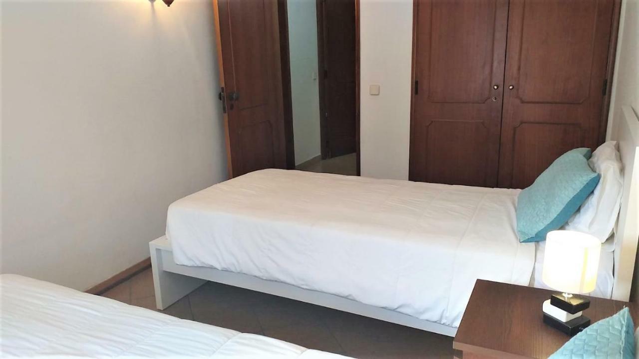 T2 Mira Praia 4- Familiar, 80Mt Praia, Wifi Quarteira Luaran gambar